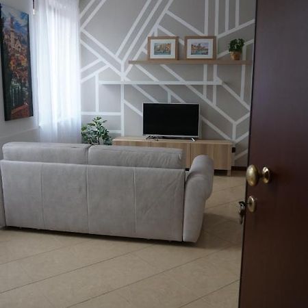 Appartamento A Verona E Parcheggio Nella Proprieta Exterior foto